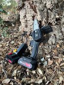 Mini Motoserra 2 baterias incluidas mais corrente suplente